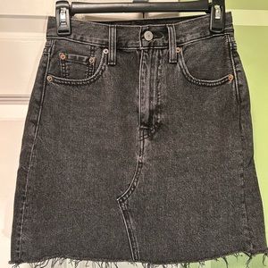 Levis Black Denim Deconstructedv Skirt New Without Tags Size 24
